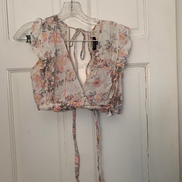 Tops - Topshop Crop Floral Top